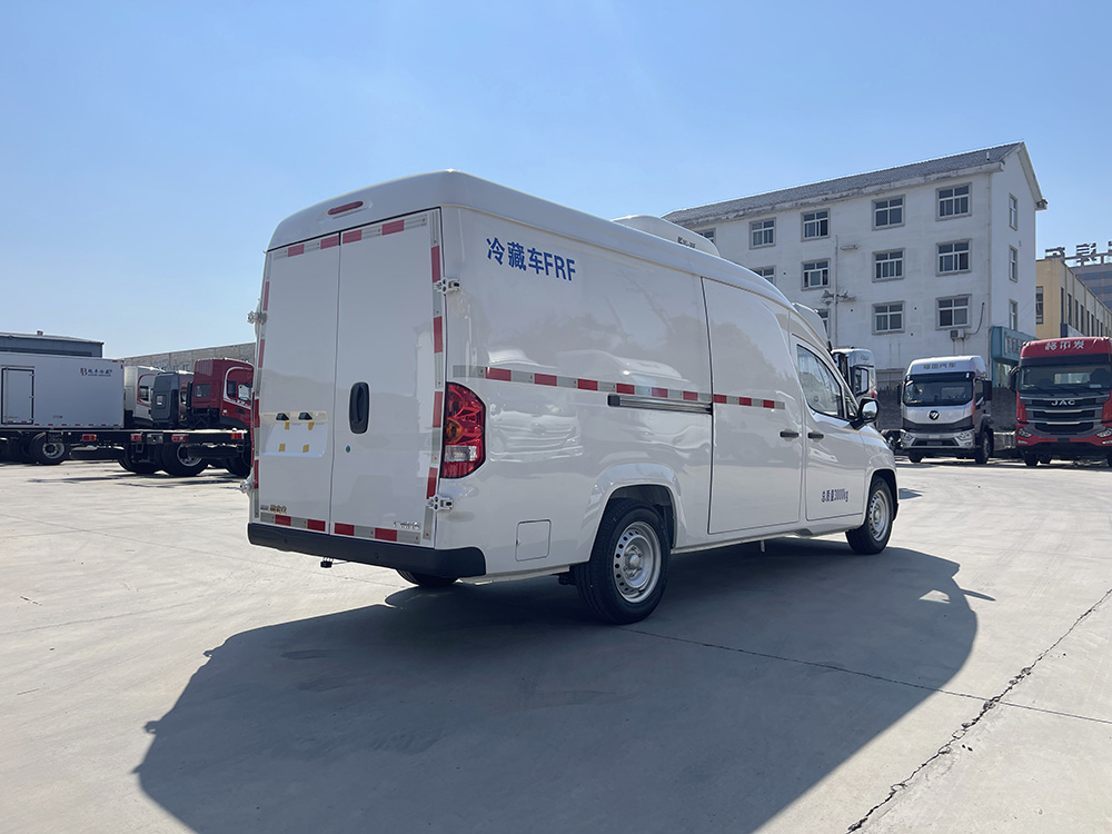 （厢长2.7M）五菱菱势黄金仓纯电面包冷藏车
