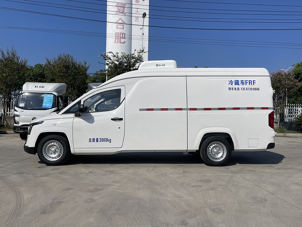 （厢长2.7M）五菱菱势黄金仓纯电面包冷藏车