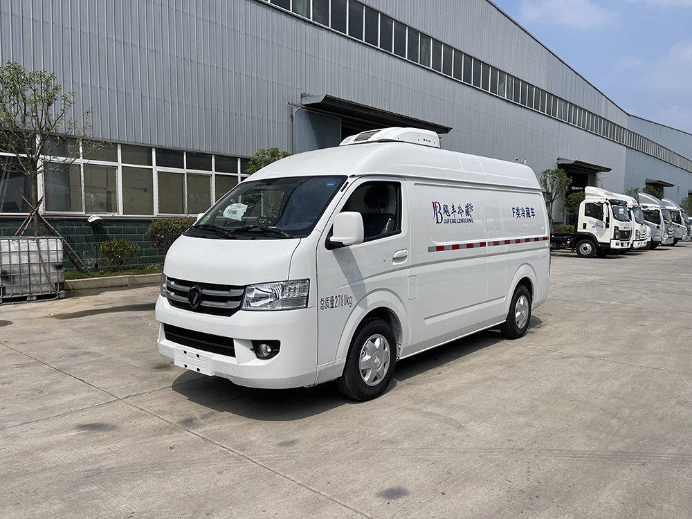 （厢长2.9M）福田G7面包冷藏车