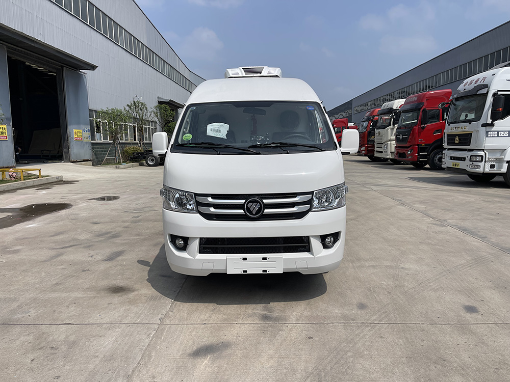 （厢长2.9M）福田G7面包冷藏车