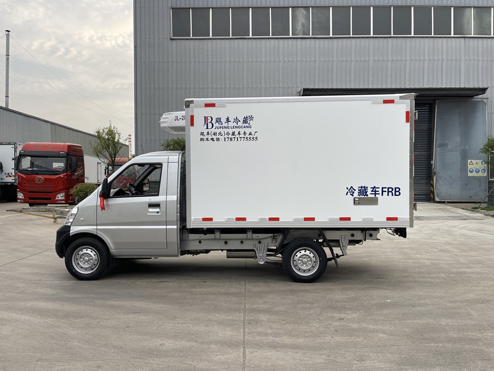（厢长2.9M）五菱荣光小卡后单轮冷藏车