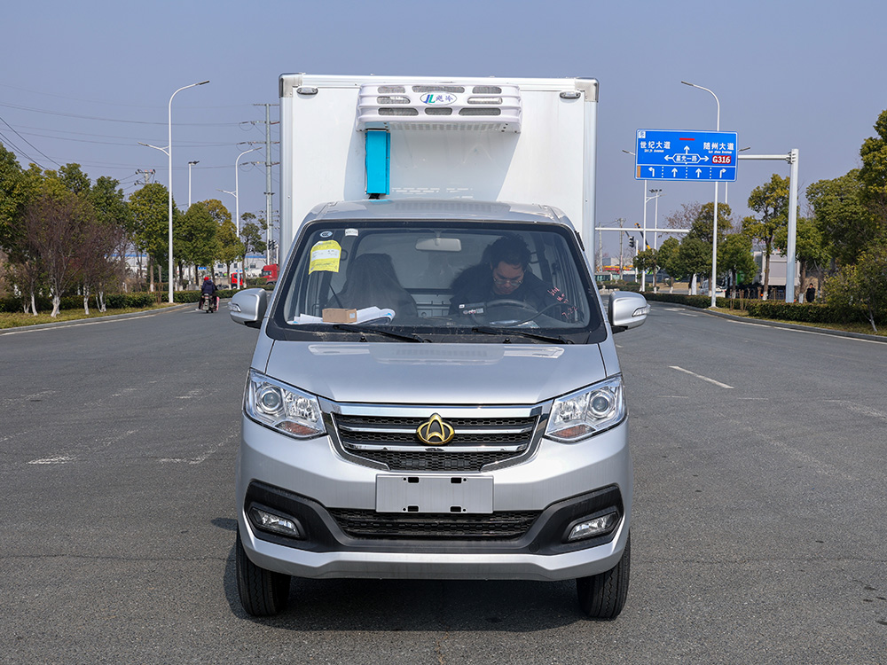 （厢长3.0M）长安跨越王T3后单轮冷藏车