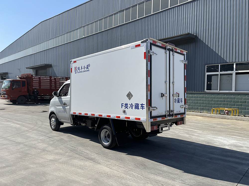 （厢长3.0M）长安跨越王X1后双轮冷藏车