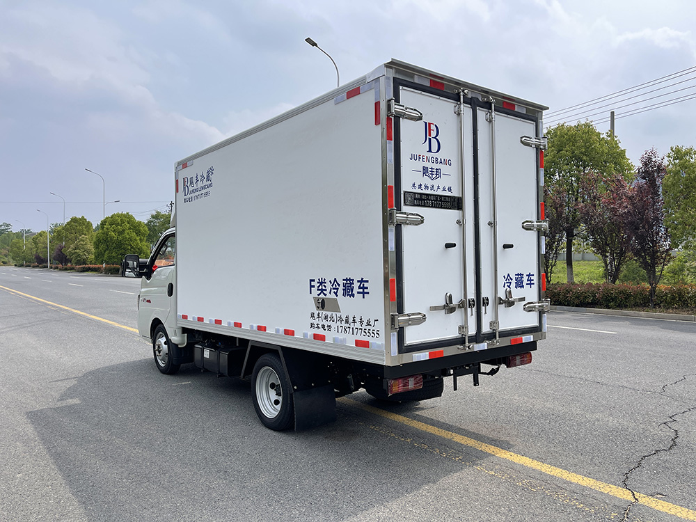 （厢长3.5M）江淮凯达小型汽油版冷藏车