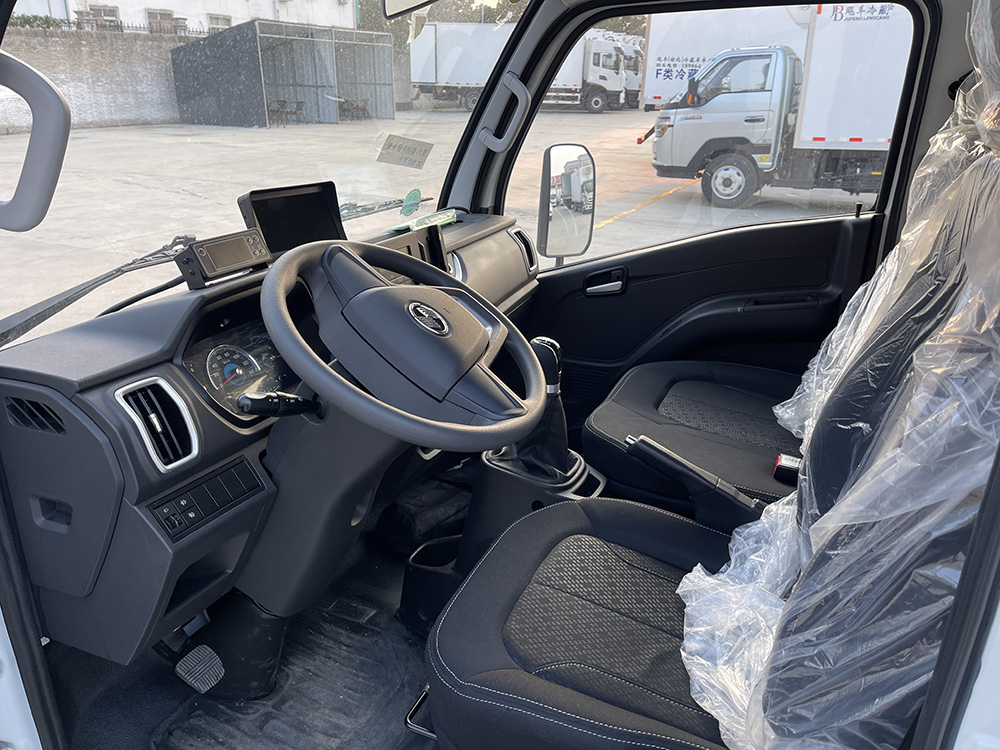 （厢长3.5M）上汽福运S80一排半冷藏车