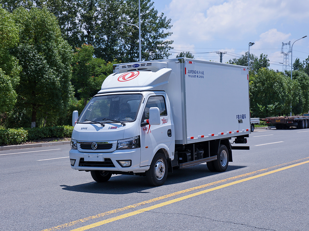 （厢长3.5M—3.7M）东风途逸冷藏车