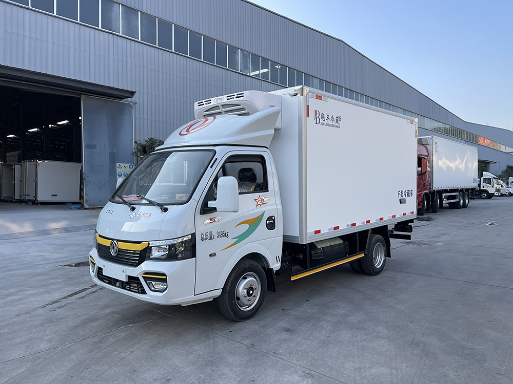 （厢长3.7M）东风途逸天然气冷藏车