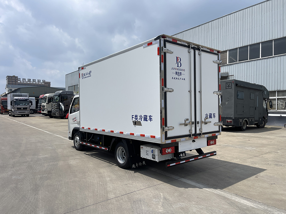 （厢长3.7M）福田奥铃M卡冷藏车