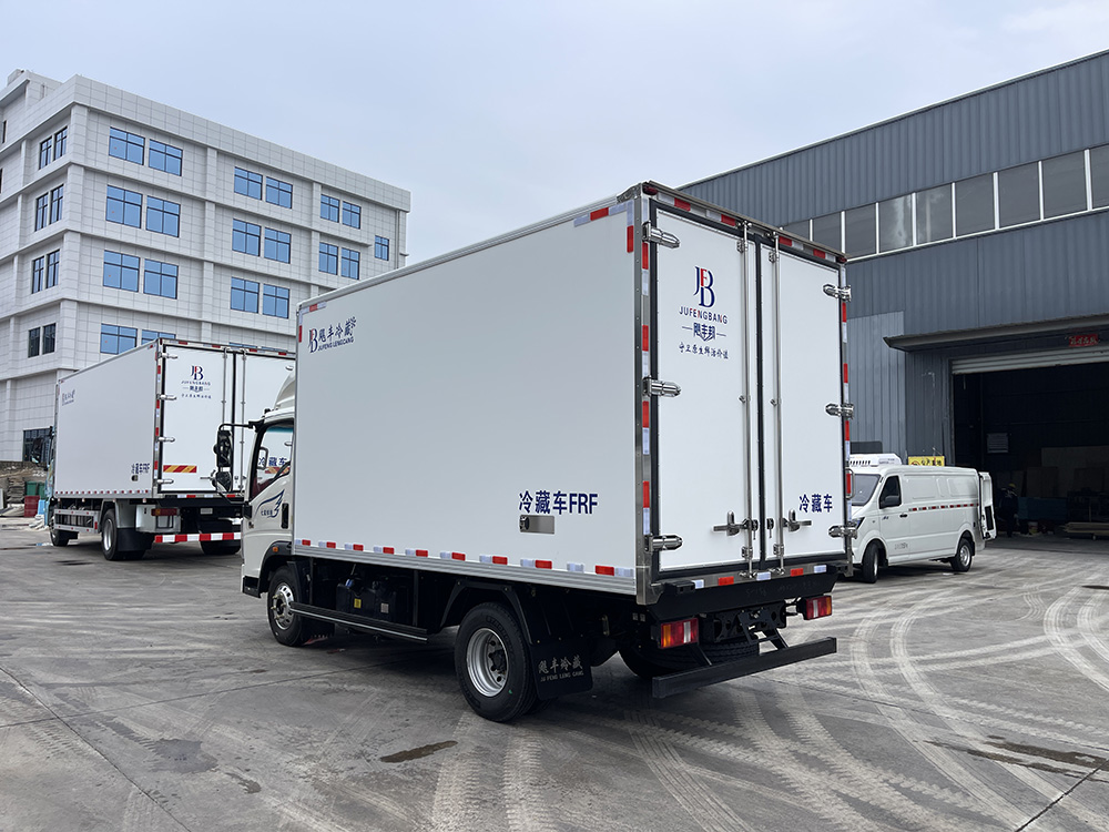 （厢长4.0M）重汽豪沃悍将冷藏车