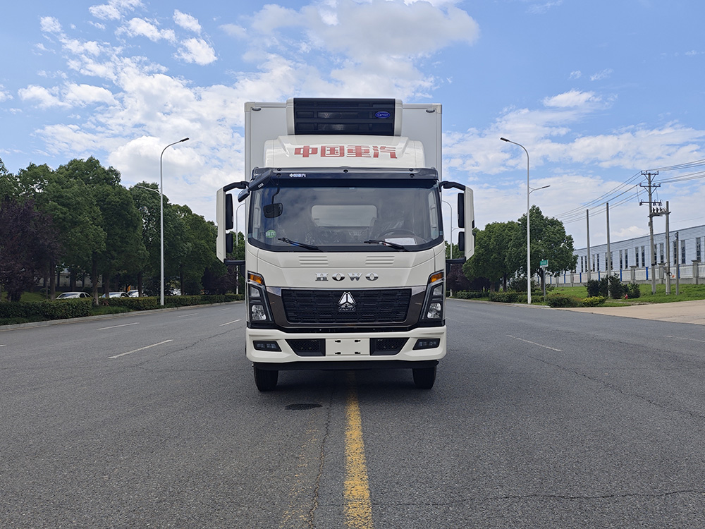 （厢长4.0M）重汽豪沃统帅冷藏车