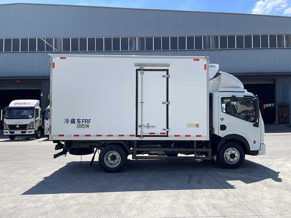 （厢长4.1M）东风冷藏车