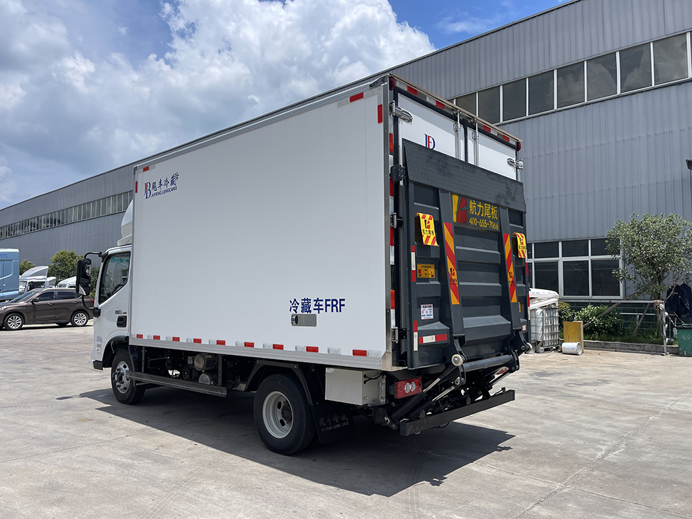 （厢长4.1M）福田奥铃智蓝纯电动冷藏车
