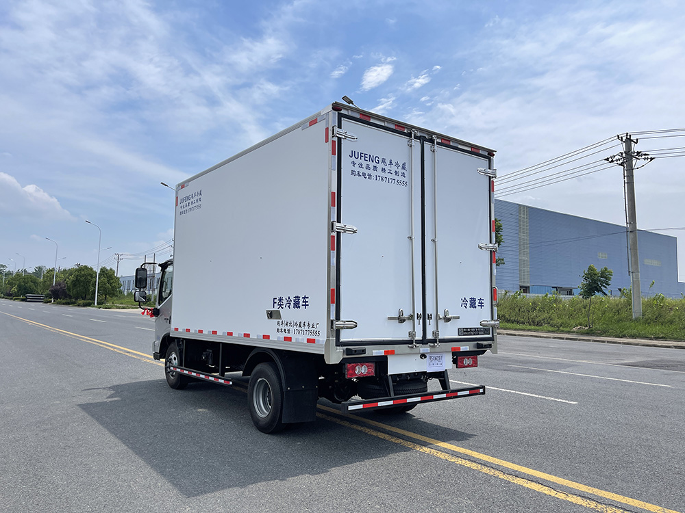 （厢长4.1M）福田欧马可冷藏车