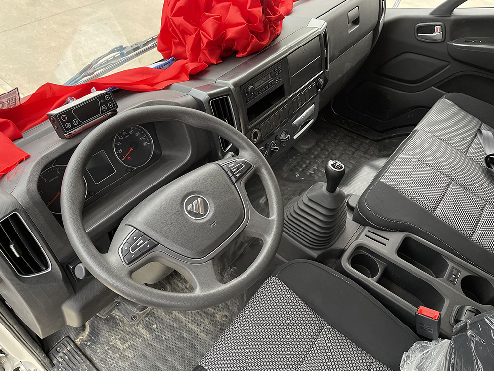 （厢长4.1M）福田欧马可冷藏车