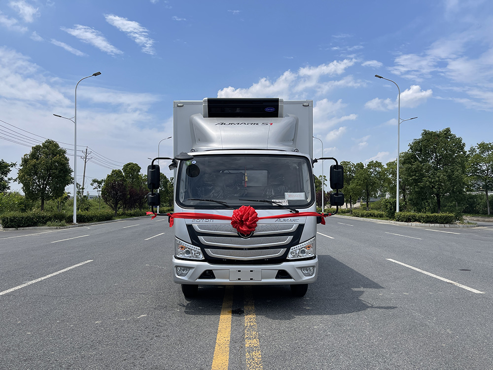 （厢长4.1M）福田欧马可冷藏车