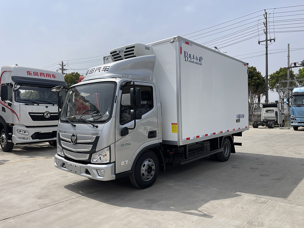 （厢长4.1M）福田欧马可天然气冷藏车