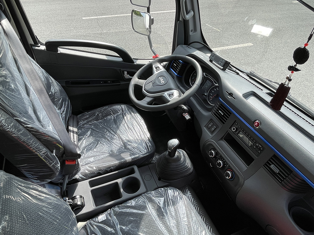 （厢长4.1M）江淮骏铃V5冷藏车