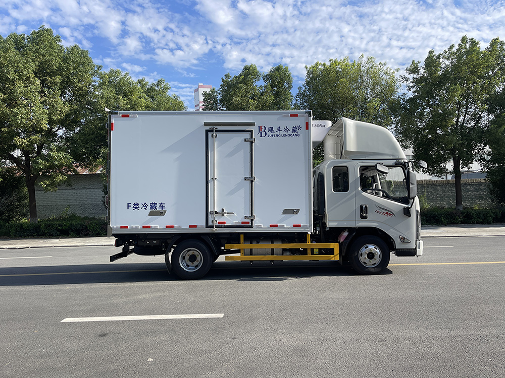 （厢长4.1M）江铃凯运冷藏车