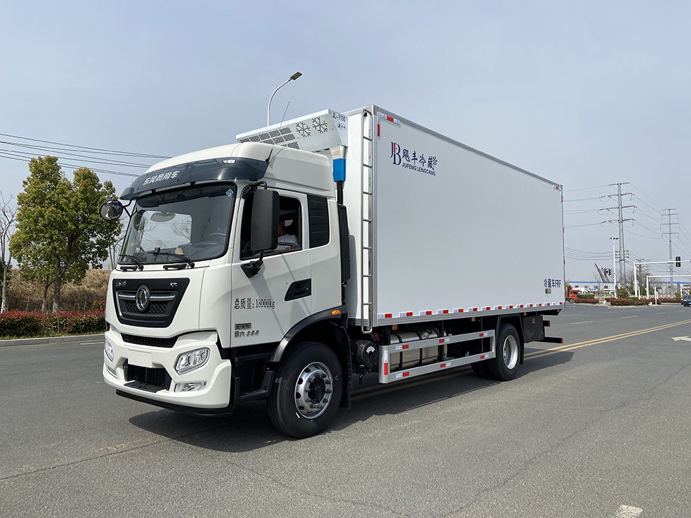 （厢长6.8M）东风天锦KR冷藏车
