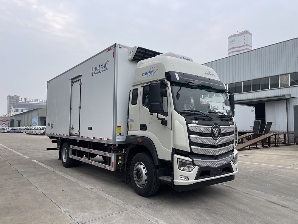 （厢长6.8M）福田欧曼行星天然气冷藏车
