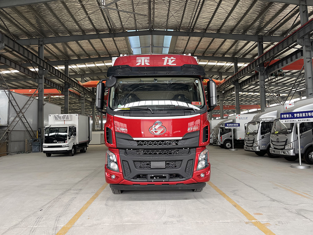 （厢长6.8M）柳汽乘龙天然气冷藏车