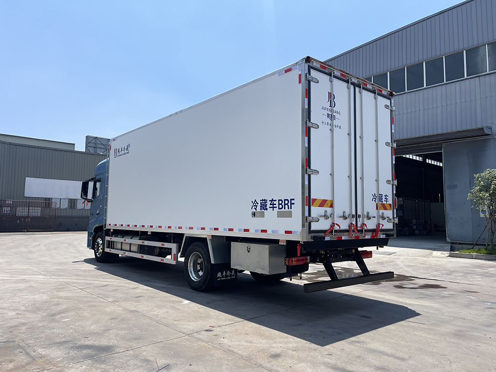 （厢长7.8M）福田银河3冷藏车