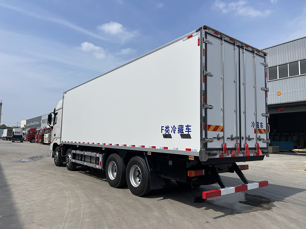 （厢长9.5M）东风天龙KX旗舰版冷藏车  
