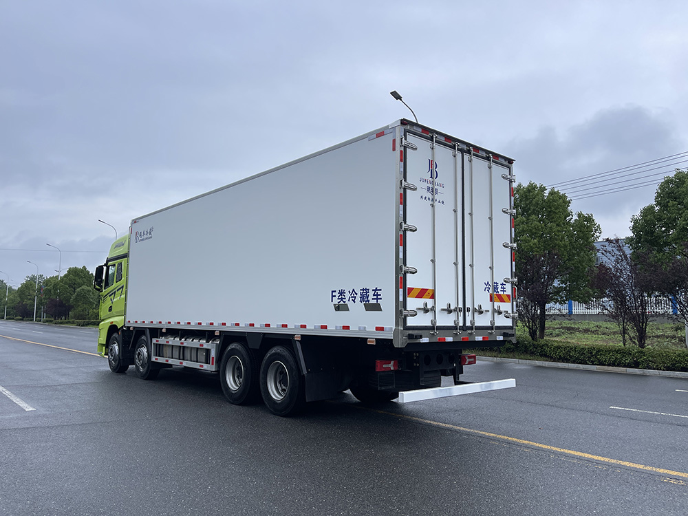 （厢长9.5M）解放J7冷藏车