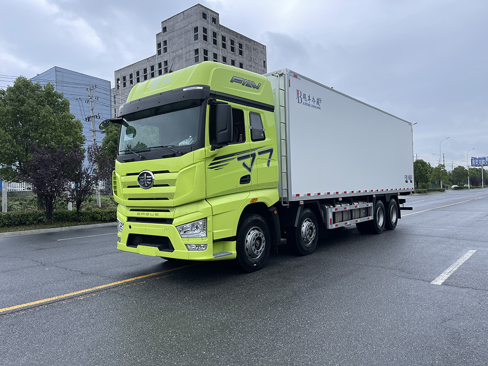 （厢长9.5M）解放J7冷藏车