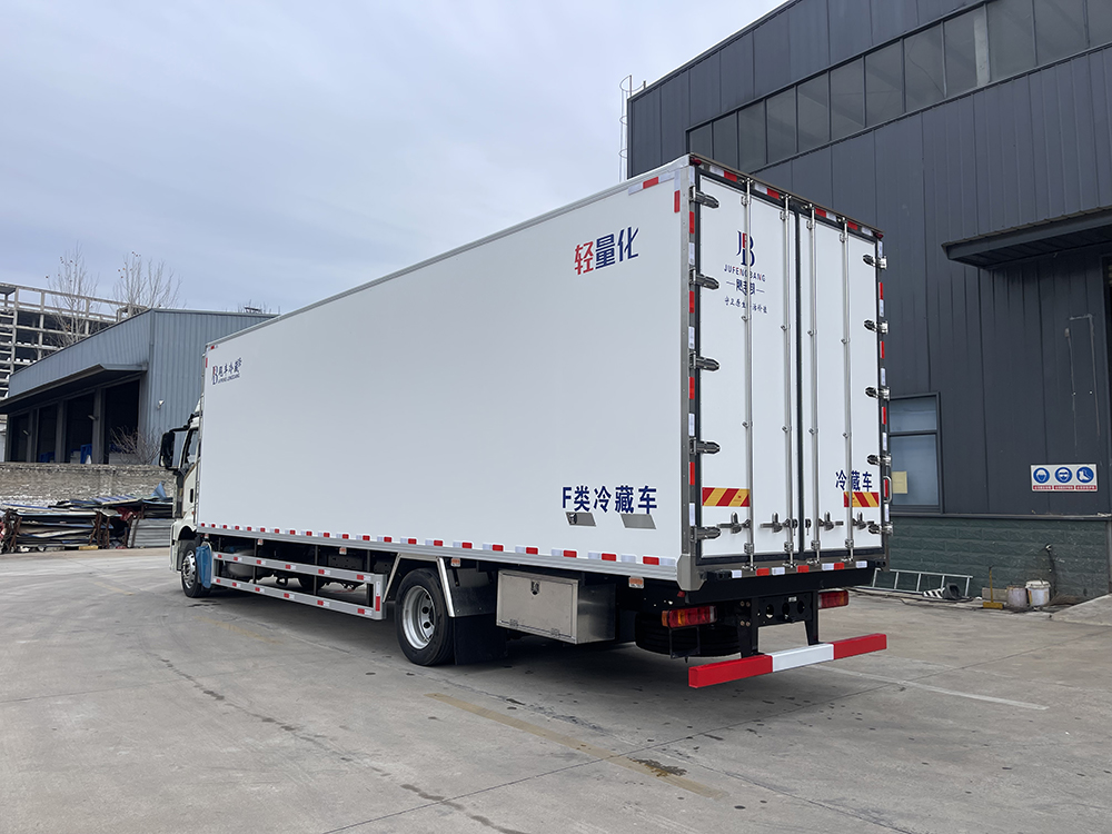 （厢长9.6M）单桥解放J6G冷藏车