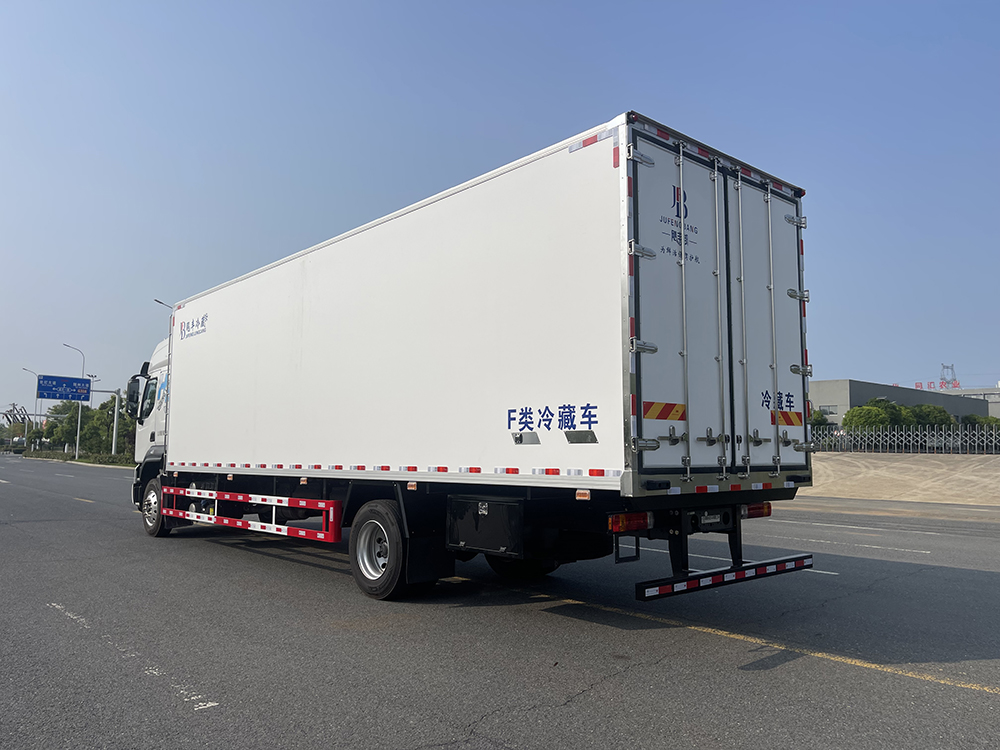 （厢长9.6M）单桥柳汽乘龙H5冷藏车