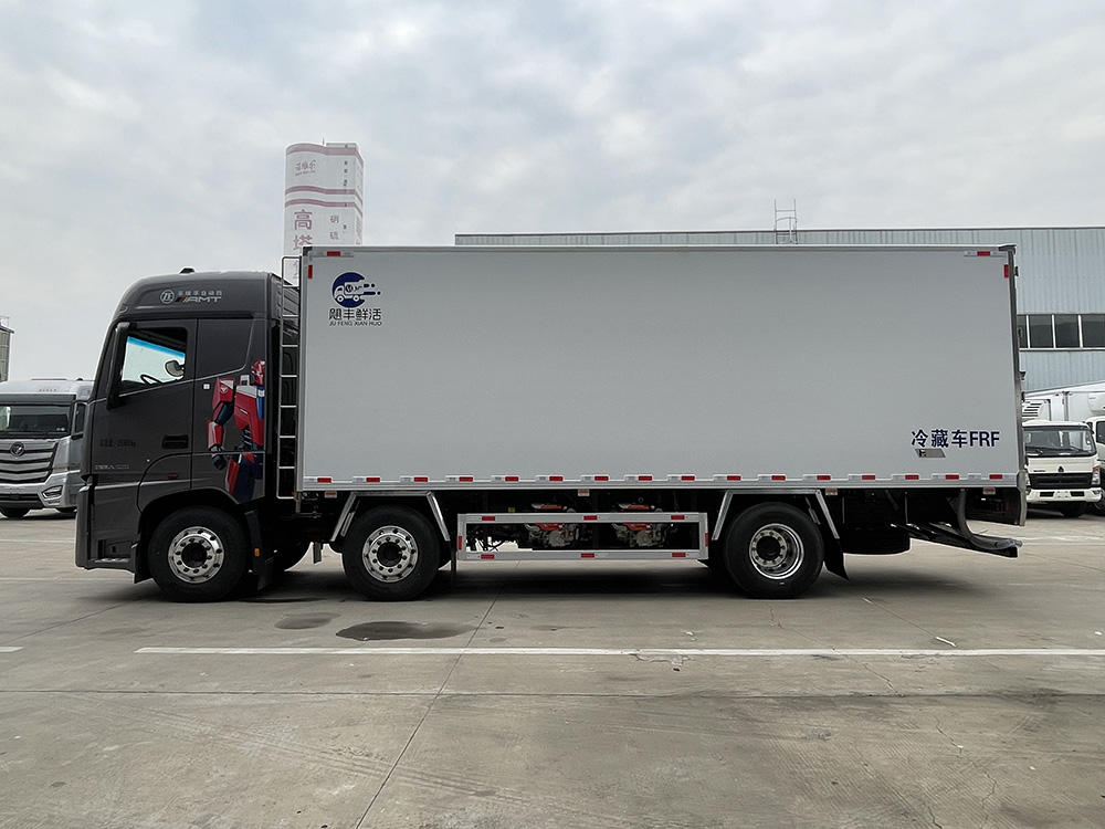 （厢长7米8）福田欧曼EST三轴鲜活水产品运输车
