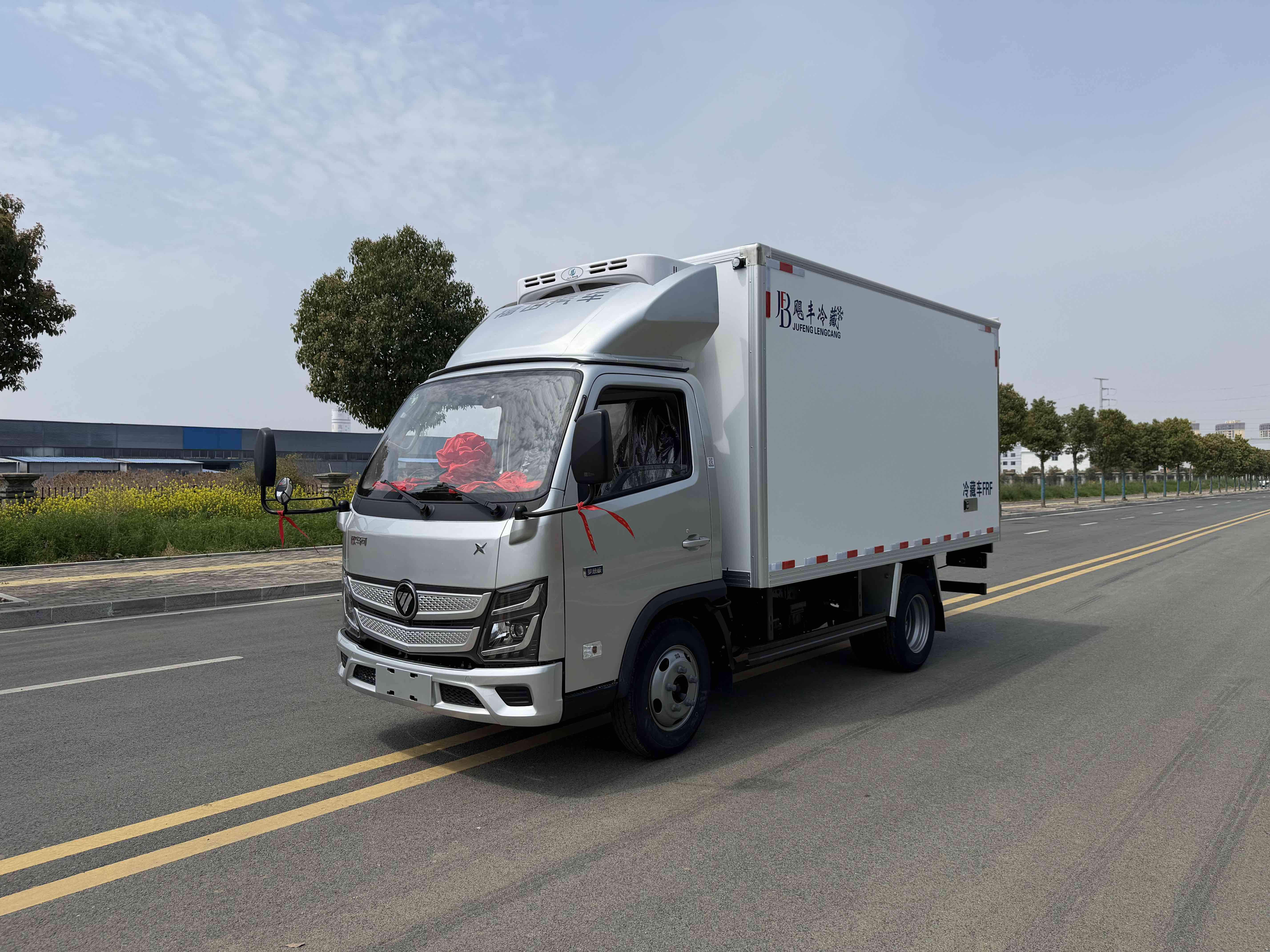 随州飓丰冷藏车厂家力作：福田欧马可X 3.8米冷藏车，2-3吨鲜肉运输首选